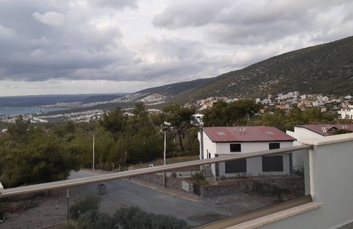 Akbuk Apartamento | 3 Bedroom Modern Duplex overlooking Akbuk Bay