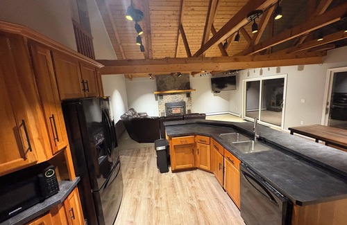 Northville Chalet De Esquí | 3 bedroom mountain &river view Sacandaga River, 4 min. to Great Sacandaga Lake