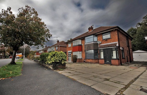 Cheadle Casa | Spacious House for Relocating - Workers - Families