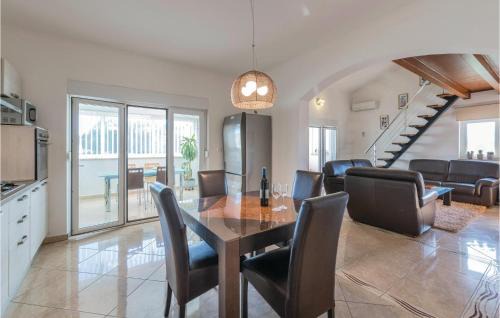 Marcana Apartamento | 3 Bedroom Nice Apartment In Marcana