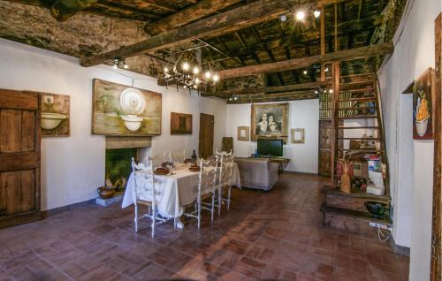 Stazzema Apartamento | 3 Bedroom Nice Apartment In Stazzema