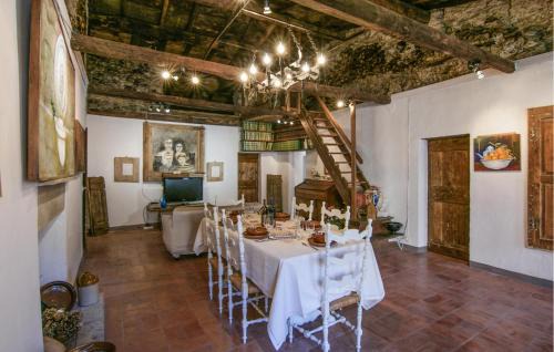 Stazzema Apartamento | 3 Bedroom Nice Apartment In Stazzema