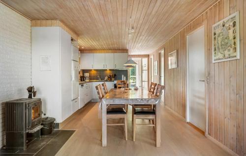 Hvalpsund Casa | 3 Bedroom Nice Home In Farsø
