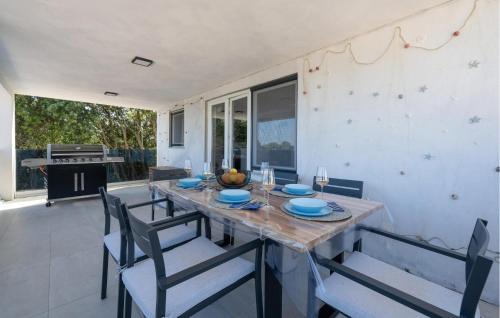 Peruski Casa | 3 Bedroom Nice Home In Peruski