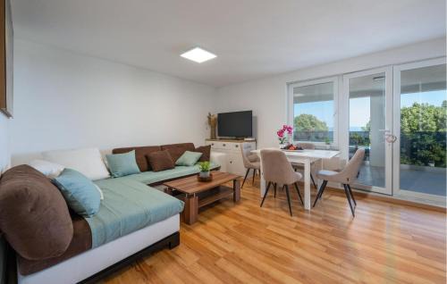 Peruski Casa | 3 Bedroom Nice Home In Peruski