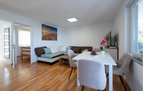Peruski Casa | 3 Bedroom Nice Home In Peruski