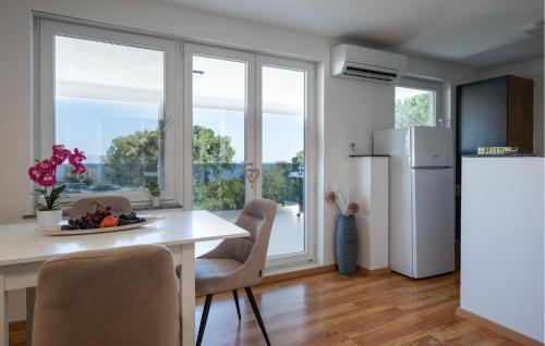 Peruski Casa | 3 Bedroom Nice Home In Peruski