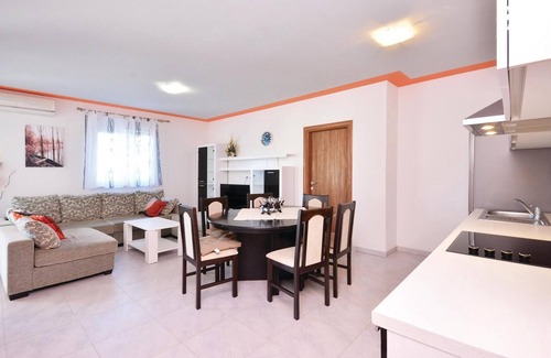 Vranjic Casa | Preciosa casa en Solin con cocina