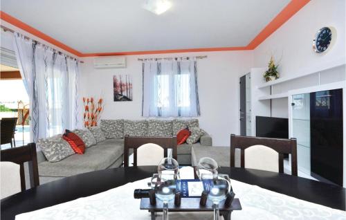 Vranjic Apartamento | 3 Bedroom Nice Home In Solin