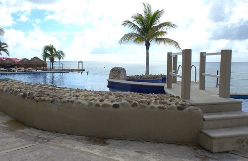 Colonia Andrés Condominio | 3-Bedroom Oceanfront Condo w/Breathtaking Views! Your Dream Getaway in Cozumel