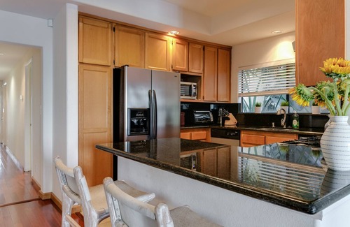 Marina Peninsula Condominio | 3 habitaciones (o 4 BDRM) Espaciosa escapada de playa Marina del Rey !! Pasos a la playa