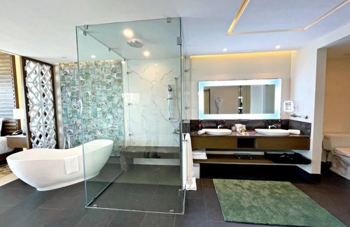 Playa Mujeres Complejo | 3 Bedroom Penthouse Loft on Beautiful 5 Diamond Resort
