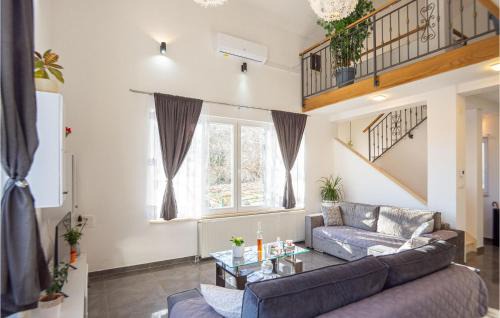 Muc Casa | 3 Bedroom Pet Friendly Home In Neoric