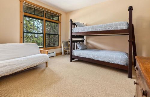 Stratton Mountain Casa | 3 Bedroom plus Loft at Stratton with Hot Tub