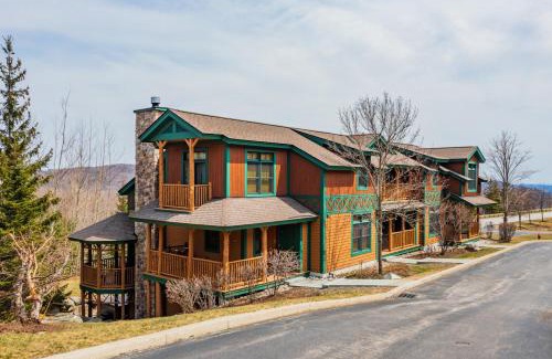 Stratton Mountain Casa | 3 Bedroom plus Loft at Stratton with Hot Tub