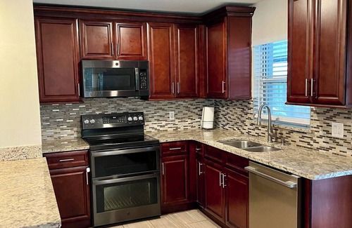 Azalea Park Casa | 3 Bedroom POOL Home in the Heart of Orlando