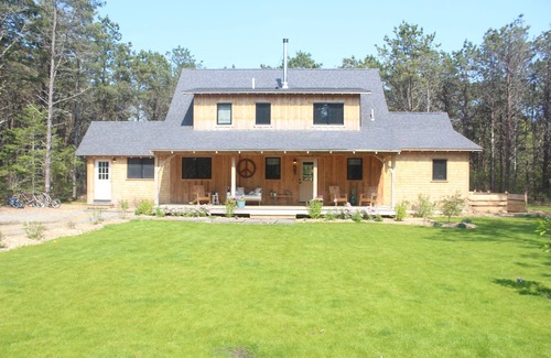 West Tisbury Casa | 3-bedroom post and beam in serene WT location - updated pics to come and outdoor