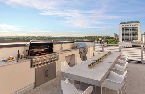West End Condominio | 3 Bedroom Presidential Condo, Sleeps 8, Downtown Austin, Wyndham Austin Resort!