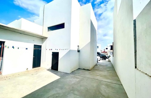 La Paz Casa | 3 Bedroom Private House with Pool