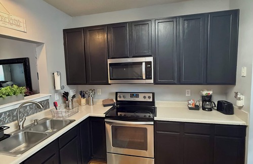 Archdale Casa | 3-Bedroom Relaxing Townhome in High Point, Archdale Near HP Furniture Market