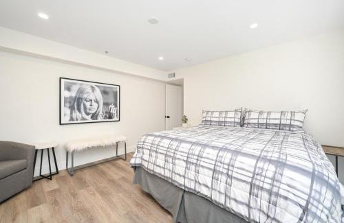 Balboa Island Casa | 3 Bedroom Renovated Condo on Balboa Island