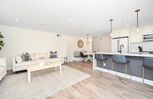 Balboa Island Casa | 3 Bedroom Renovated Condo on Balboa Island