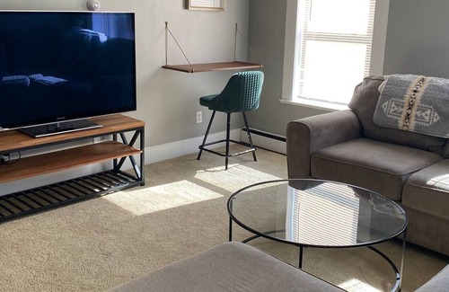 Greenwich Apartamento | 3 Bedroom Rental nearby Saratoga Springs Race Track & Casino and Glens Falls NY!
