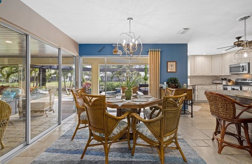 Plantation Casa | "3-Bedroom Retreat in Venice with Scenic Views!"