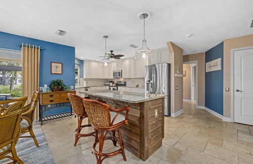 Plantation Casa | "3-Bedroom Retreat in Venice with Scenic Views!"