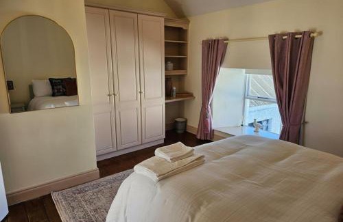 Cashel Casa | 3 Bedroom Retreat - Sleeps 6 - Pet Friendly