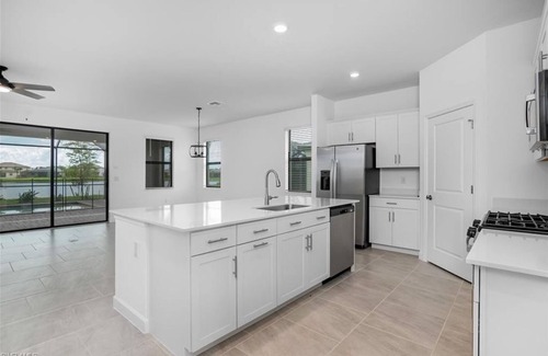 Estero Apartamento | 3 Bedroom Single family 428743 by Houzlet
