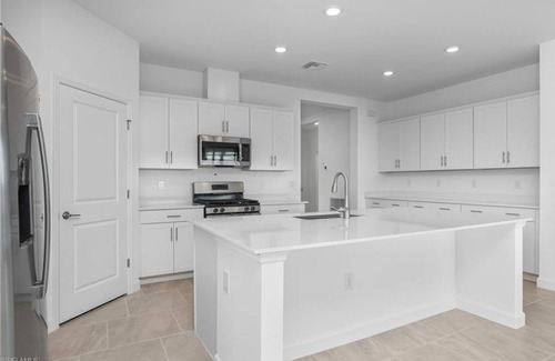 Estero Apartamento | 3 Bedroom Single family 428743 by Houzlet