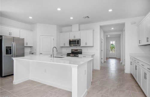 Estero Apartamento | 3 Bedroom Single family 428743 by Houzlet