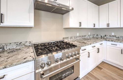Foothills Casa | 3-bedroom - Sleeps 9 - Full Strip Views - Private Home