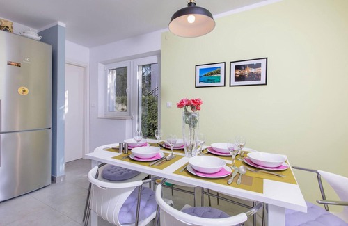 Milcetici Casa | Hermosa casa en Malinska con WiFi
