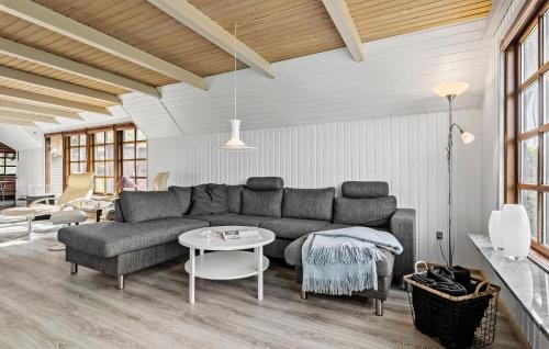 Hvalpsund Casa | 3 Bedroom Stunning Home In Farsø
