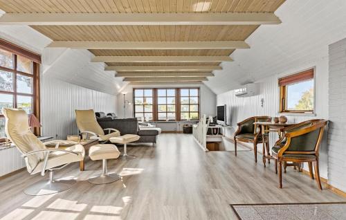 Hvalpsund Casa | 3 Bedroom Stunning Home In Farsø