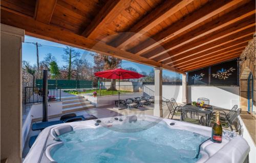 Jursici Casa | 3 Bedroom Stunning Home In Brscici