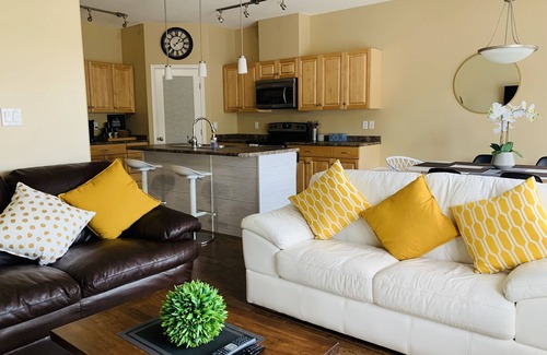 Dawson Creek Casa | 3 Bedroom Stylish Townhouse in a quite neighbourhood within town
