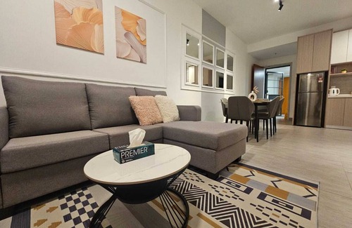 Shah Alam Apartamento | 3 Bedroom Suite in Marvelous Shah Alam with WiFi, Gym, Pool & 2 Carpark, Sleeps6