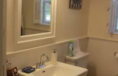 West Barnstable Casa | 3 Bedroom Sunny Cape Style