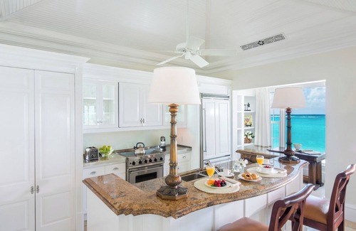 Grace Bay Hotel | 3-bedroom Ocean View Penthouse at The Palms, Infinity Pool & Beachfront Dining