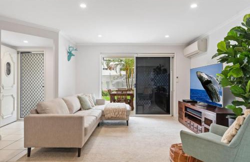 Alexandra Headland Casa | 3 bedroom townhouse walk to Alexandra Headland beach