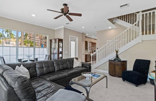 Hillsboro Beach Casa | 3 Bedroom Townhome 435936 by Houzlet