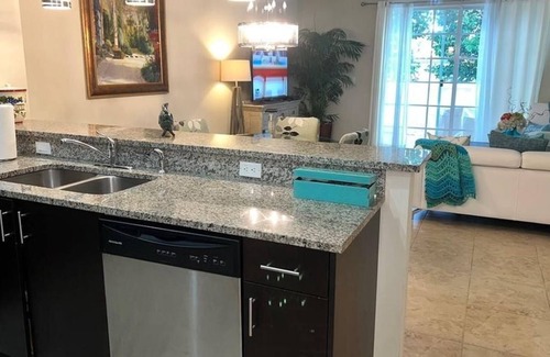 Cypress Point Casa | 3 Bedroom Townhome 436249 by Houzlet
