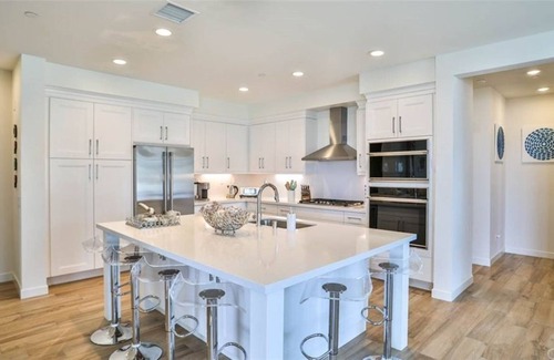 Del Obispo Casa | 3 Bedroom Townhome 460891 by Houzlet
