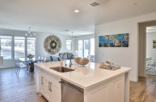 Del Obispo Casa | 3 Bedroom Townhome 460891 by Houzlet