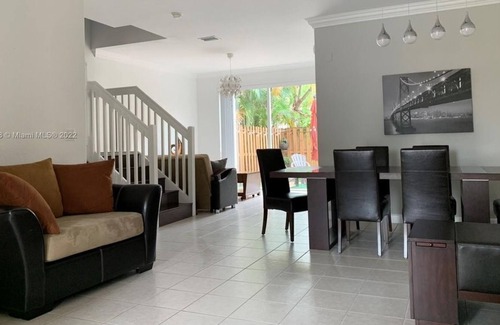 Doral Casa | 3 Bedroom Townhome 439874 by Houzlet