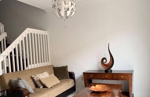 Doral Casa | 3 Bedroom Townhome 439874 by Houzlet