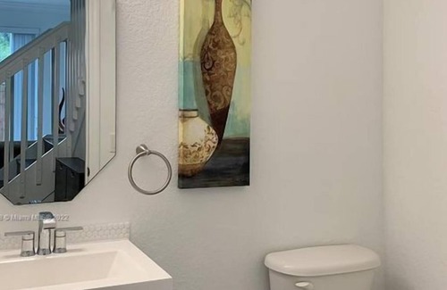 Doral Casa | 3 Bedroom Townhome 439874 by Houzlet